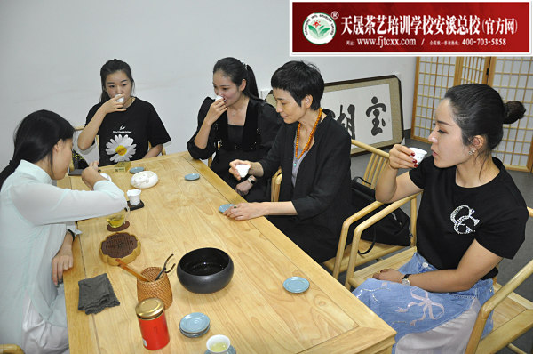 第161期：参观安溪特产城茶企品牌旗舰(图2)