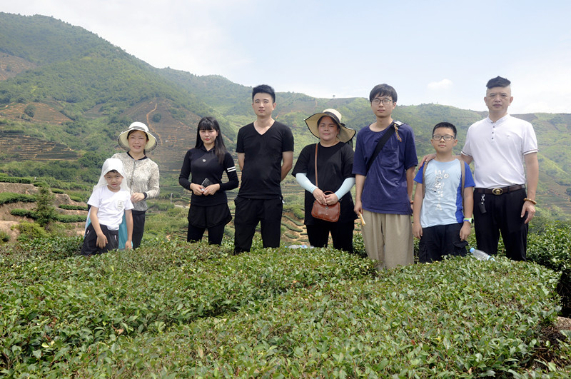 长治茶艺培训学员问天晟茶艺培训学校：茶艺培训学校哪家最专业？(图2)