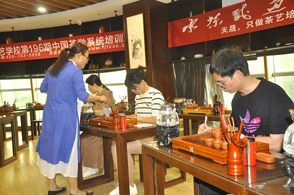 临汾茶艺培训学员问天晟茶艺培训学校：茶艺培训心得体会有吗？