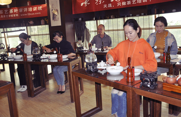 学茶艺哪里有培训，首选天晟茶艺培训学校——2025年中国茶学系统培训班火热报名中(图1)