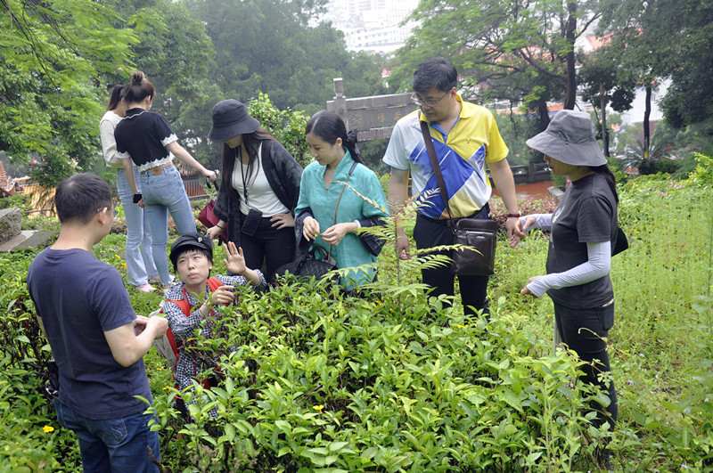 丹东茶艺培训学员问天晟茶艺培训学校：茶艺师培训学校哪个好？(图3)