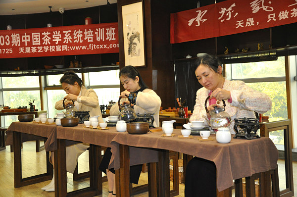 湿评台高度为90-92厘米，宽度为80-85厘米，长度为台2.6-4.0米吗
