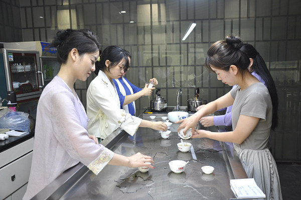天晟茶艺培训学校的制茶师证书这种能力证书开始火了吗?(图3)