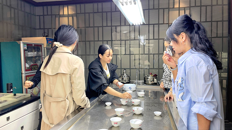 天晟茶艺培训学校是否教授不同茶类的冲泡技巧？(图2)