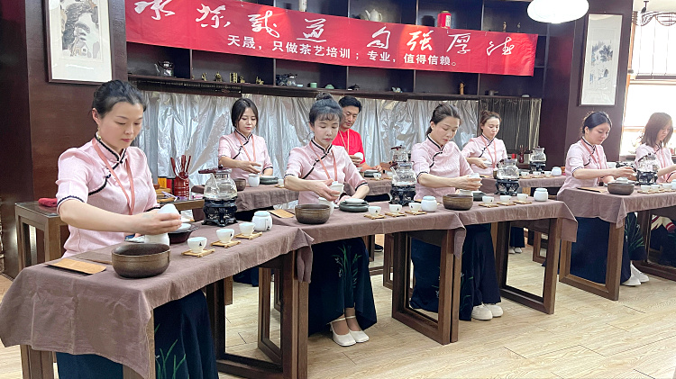 天晟茶艺培训学校茶艺培训班一般多少钱? (图2) 天晟茶艺培训学校茶艺培训班一般多少钱? (图2)