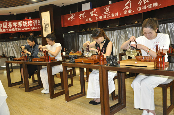 第212期:台湾十八道茶艺流水训练复习(图2) 第212期:台湾十八道茶艺流水训练复习(图2)