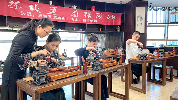 第213期:台湾十八道茶艺分段讲解与训练(图3) 第213期:台湾十八道茶艺分段讲解与训练(图3)