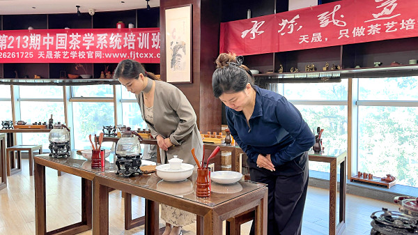 第213期:安溪茶艺之茶具展示学习(图2) 第213期:安溪茶艺之茶具展示学习(图2)