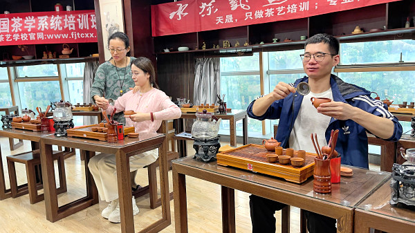 第214期:台湾十八道茶艺茶具展示学习(图1) 第214期:台湾十八道茶艺茶具展示学习(图1)