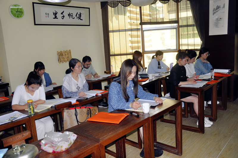 这所“三无”茶校凭什么让学员10天变身茶老板？揭秘职业教育黑马炼成术(图3)