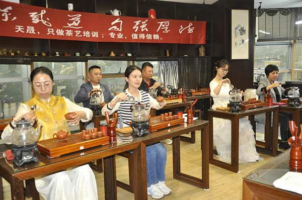 第217期:台湾十八道茶艺茶具展示学习(图3) 第217期:台湾十八道茶艺茶具展示学习(图3)