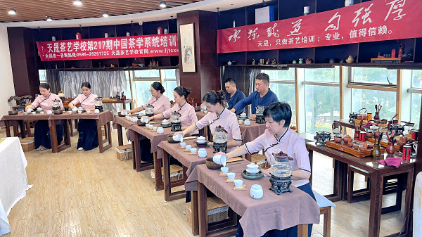十九载光阴，只为做好一件事：天晟茶艺的“十年磨一剑”与“十日破茧”(图4)