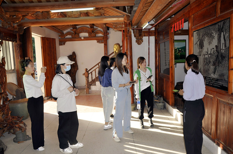 想转行做茶艺师?别被“速成班”忽悠了,来看看什么是真正的“科班出身”