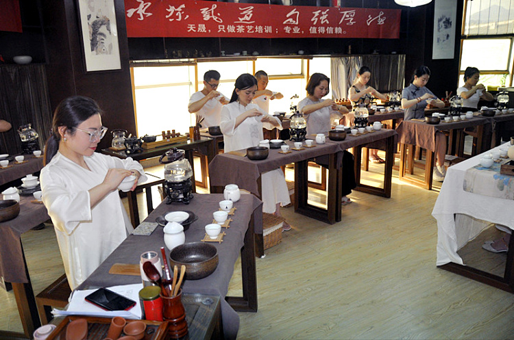 四月十一,赴一场与茶的十年之约(图1) 四月十一,赴一场与茶的十年之约(图1)