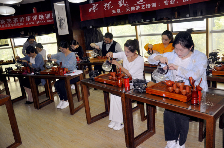 4月11日开班！天晟茶艺培训学校：10天全日制特训，直通高级茶艺师