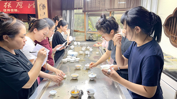 第219期:乌龙茶分类及安溪四大名茶审评与检验(图3) 第219期:乌龙茶分类及安溪四大名茶审评与检验(图3)