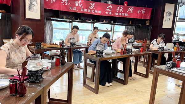 第223期：安溪茶艺之茶具展示学习(图1)