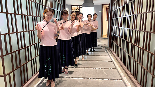 天晟茶艺学校第223期毕业合影留念(图3) 天晟茶艺学校第223期毕业合影留念(图3)